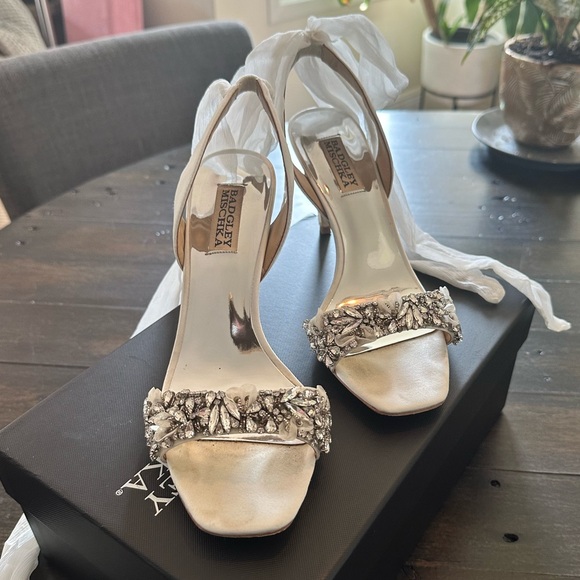 Badgley Mischka Bobbie Heeled Sandal - Picture 3 of 16